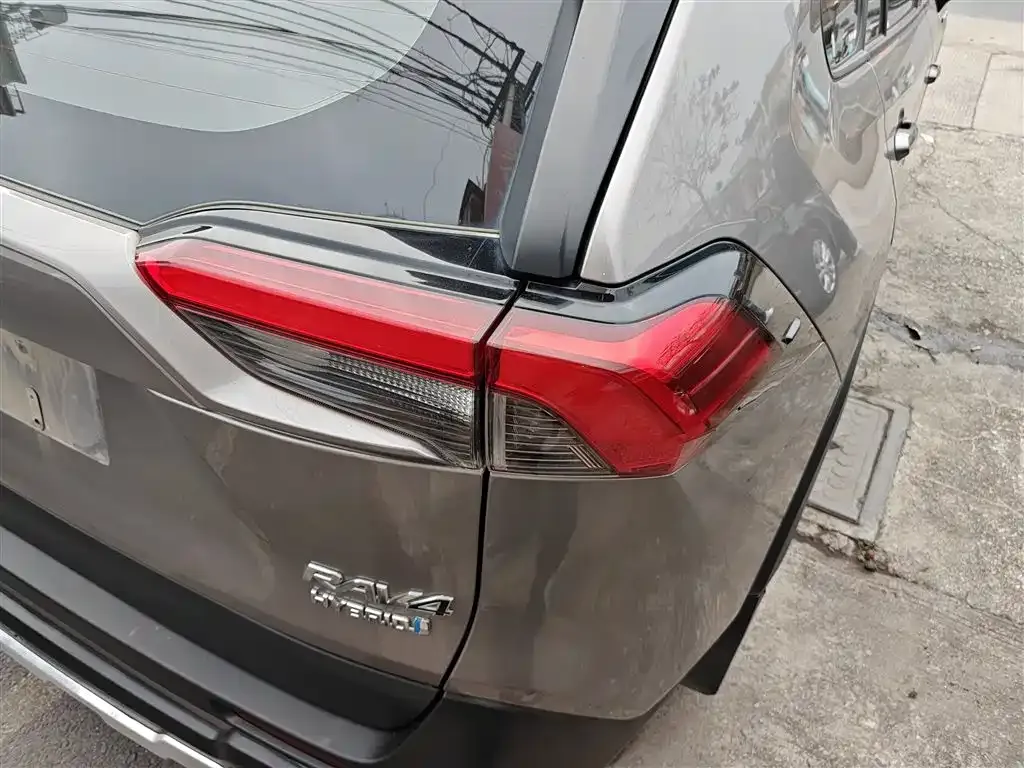 Toyota RAV4 2023 из CN, фото 5