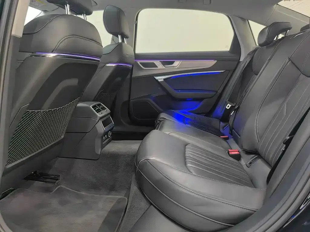 Audi A6L 2023 из CN, фото 10