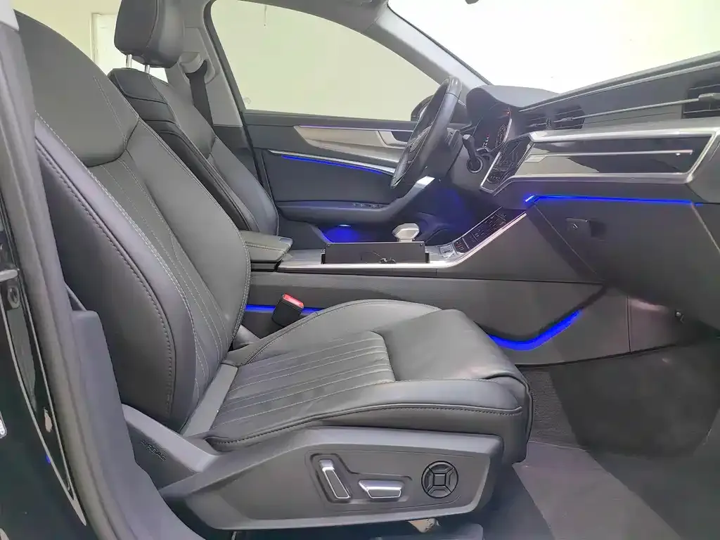 Audi A6L 2023 из CN, фото 5
