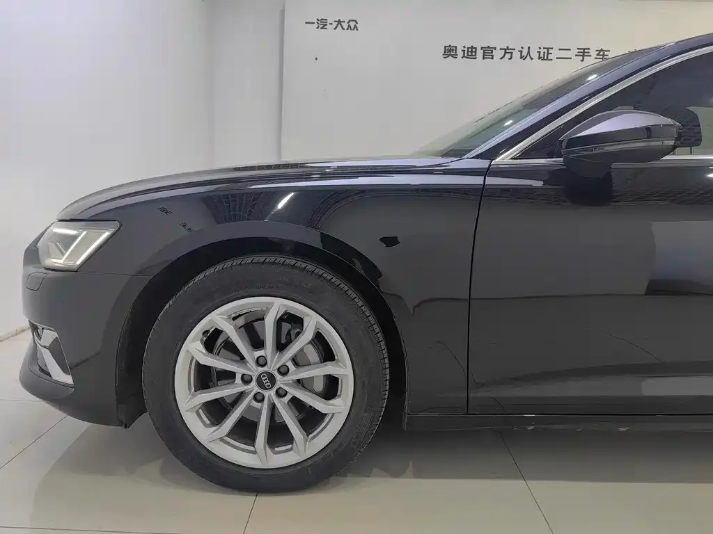 Audi A6L 2023 из CN, фото 4