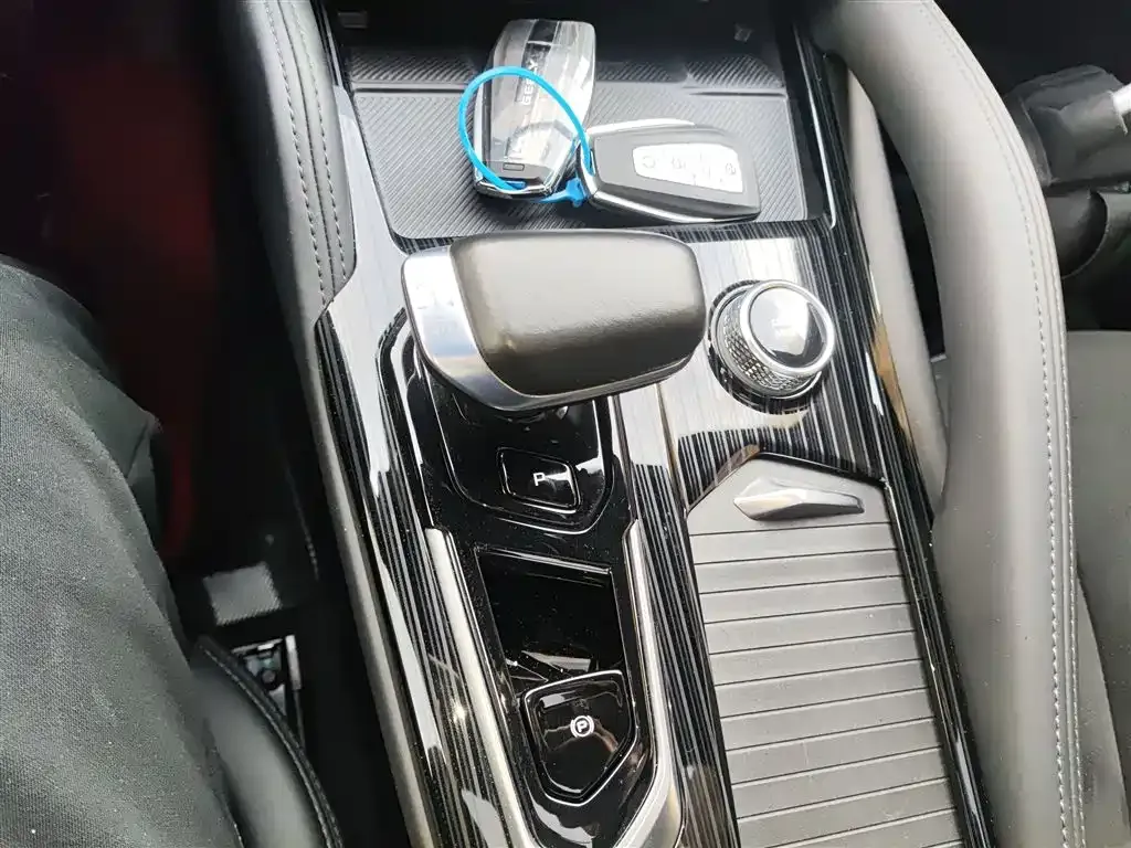 Geely Xingyue L 2024 из CN, фото 4