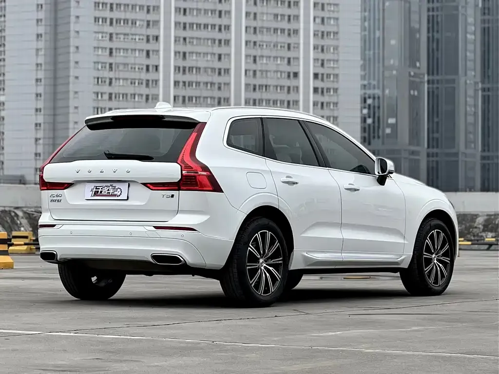 Volvo XC60 2021 из CN, фото 8