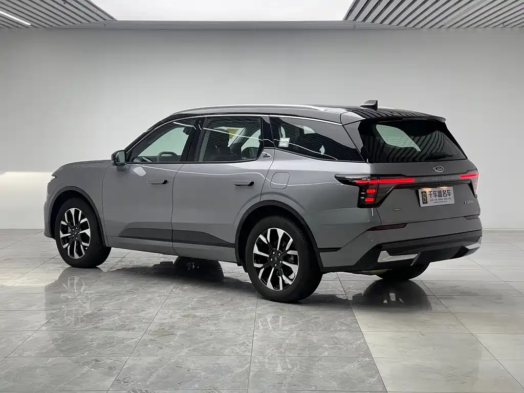 Ford Edge — фото 4