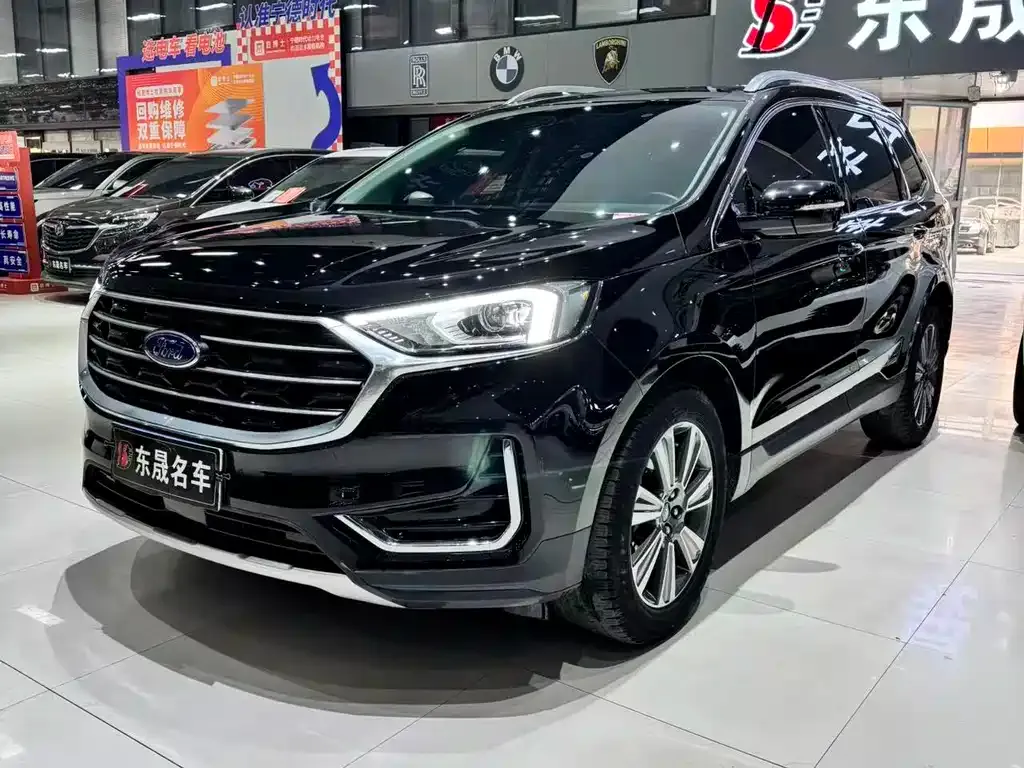 Ford Edge — фото 1
