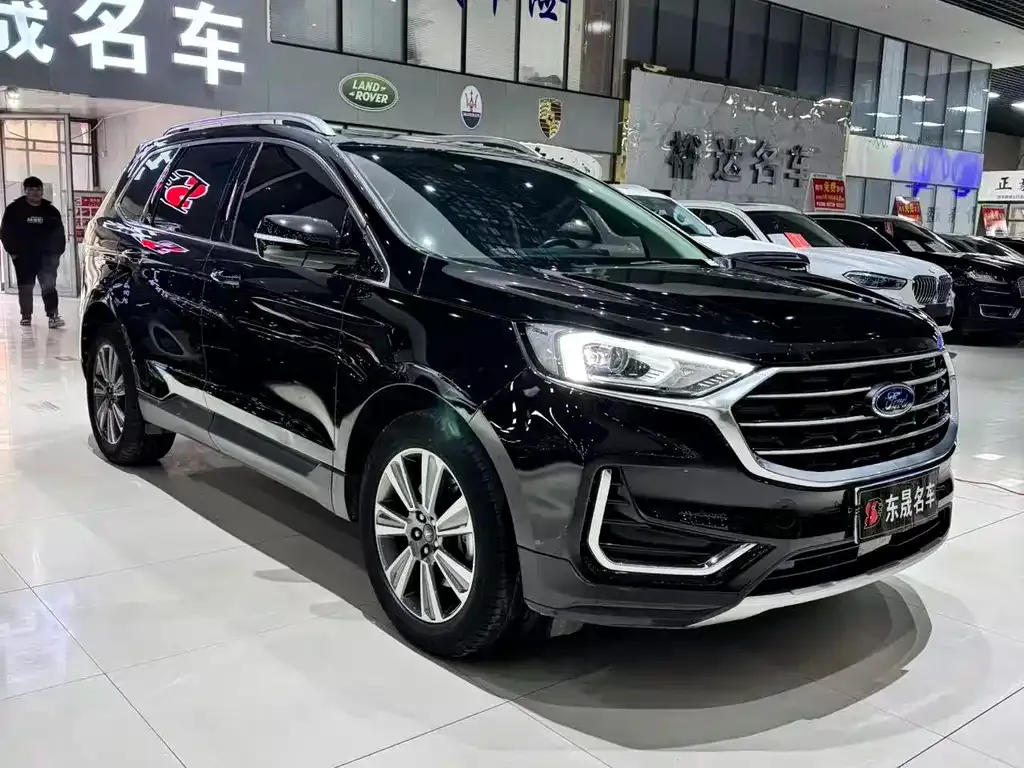 Ford Edge — фото 6