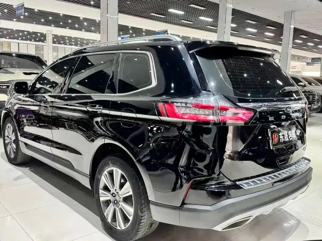 Ford Edge — фото 8