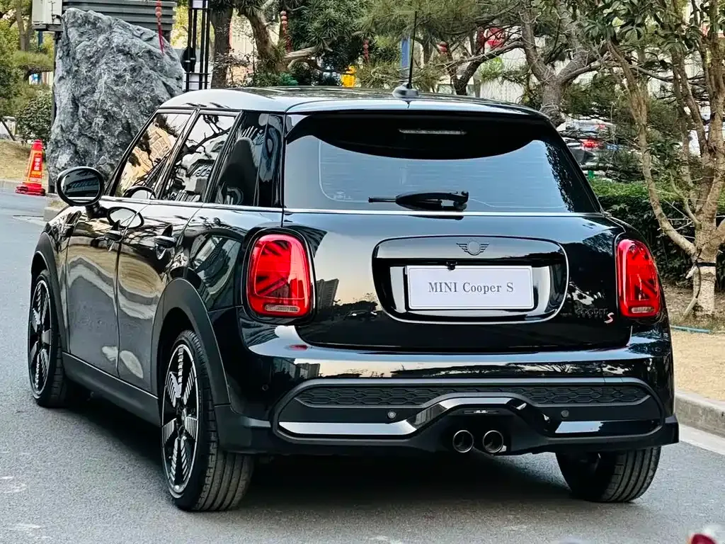 MINI Cooper (3-door) 2024 из CN, фото 9