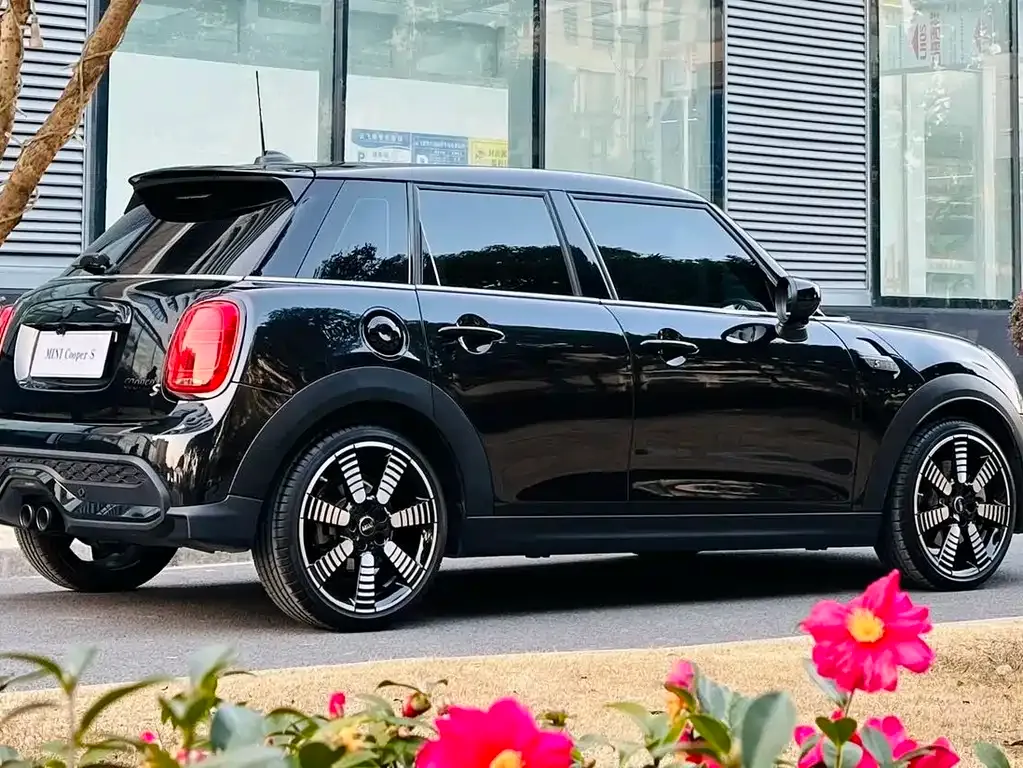 MINI Cooper (3-door) 2024 из CN, фото 6