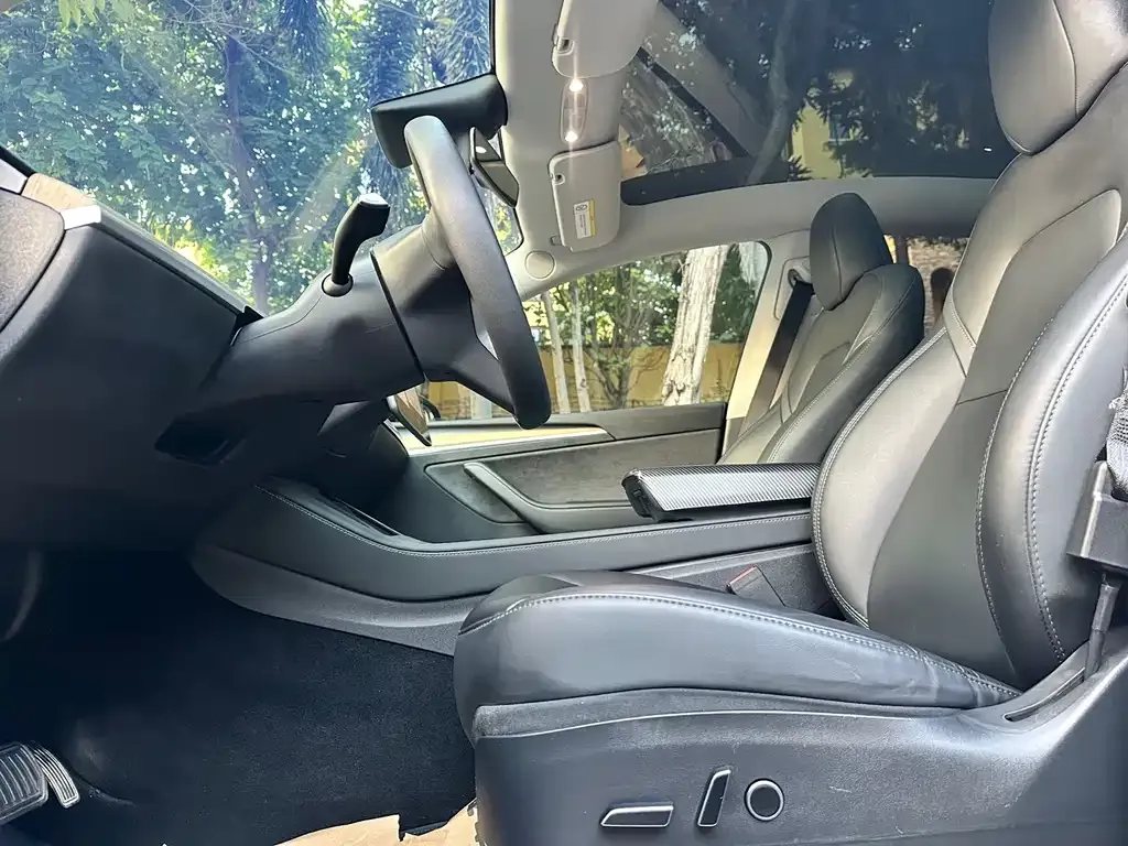 Tesla Model Y 2023 из CN, фото 3
