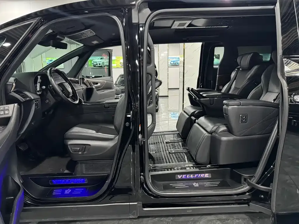 Toyota Vellfire 2024 из CN, фото 7