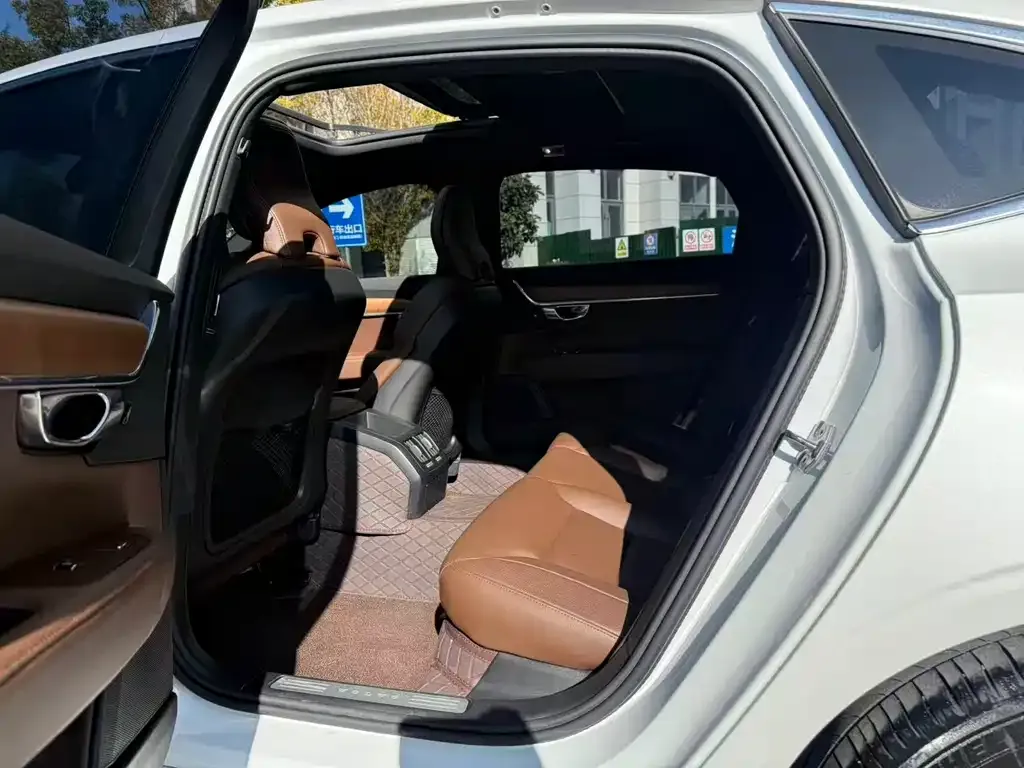 Volvo S90 2021 из CN, фото 6