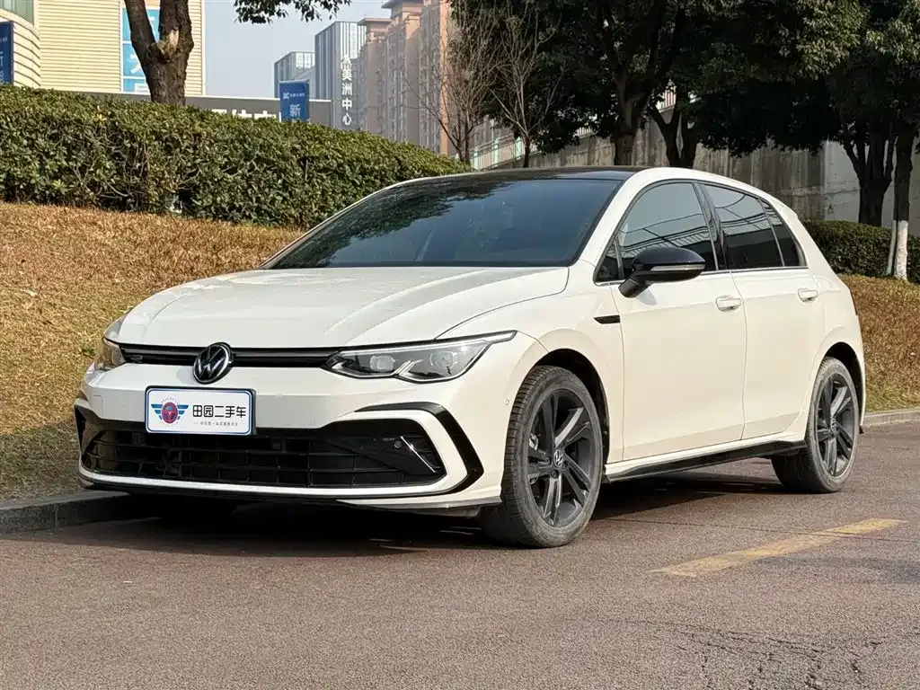 Volkswagen Golf 2023 из CN, фото 1