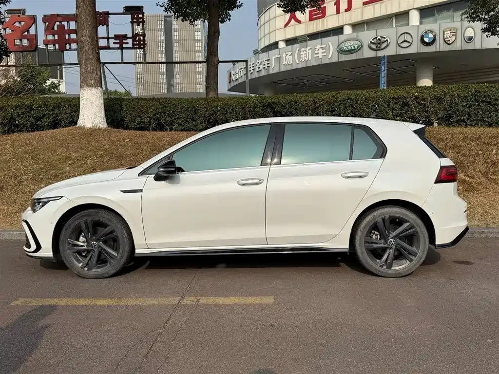 Volkswagen Golf 2023 из CN, фото 5