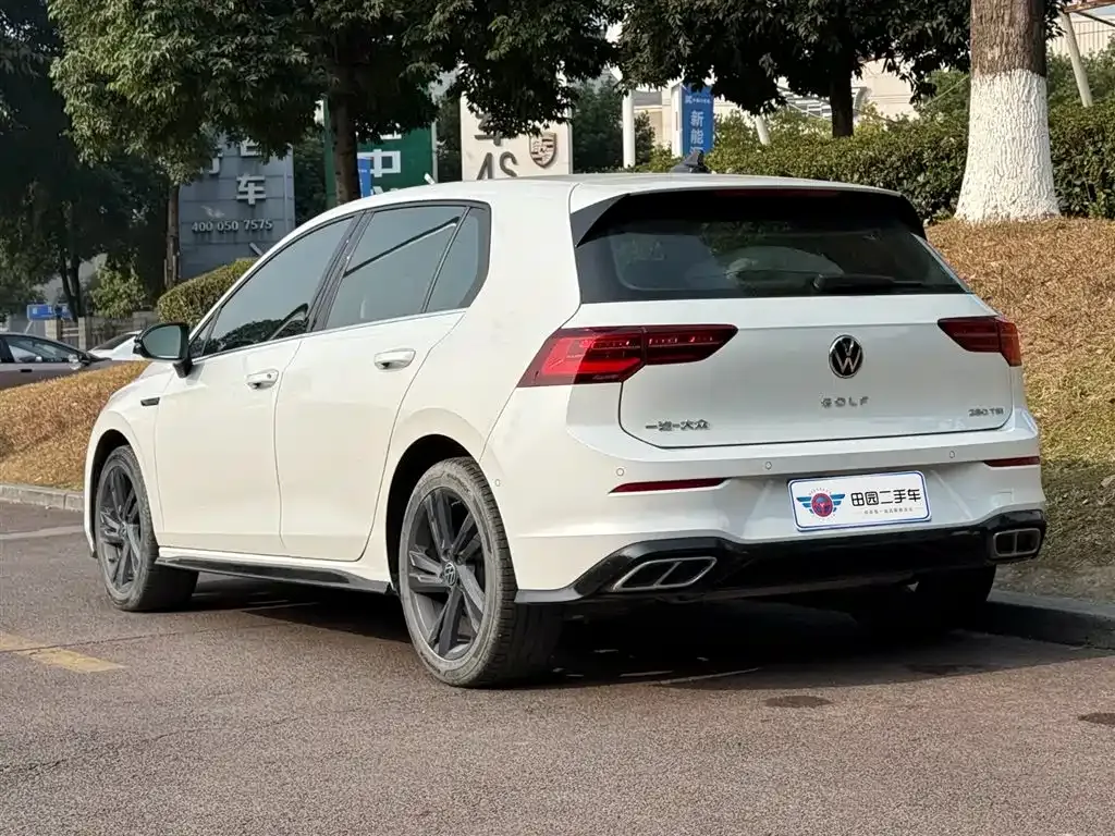 Volkswagen Golf 2023 из CN, фото 9