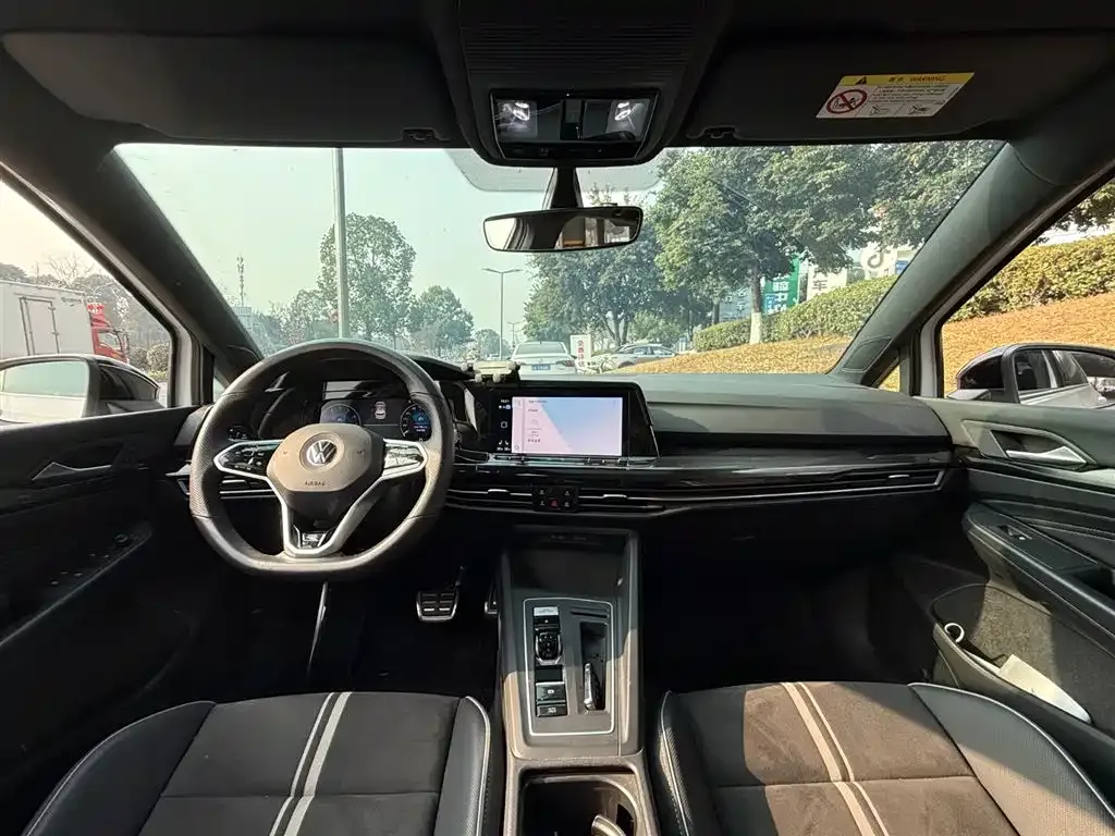 Volkswagen Golf 2023 из CN, фото 6