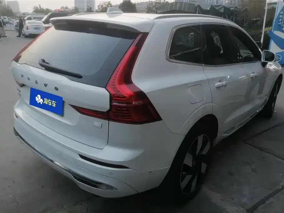 Volvo XC60 PHEV 2023 из CN, фото 4