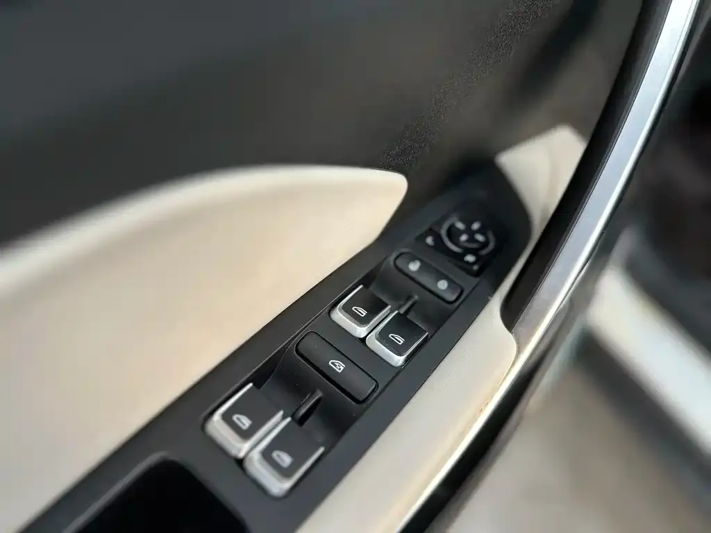 Geely Boyue 2023 из CN, фото 2