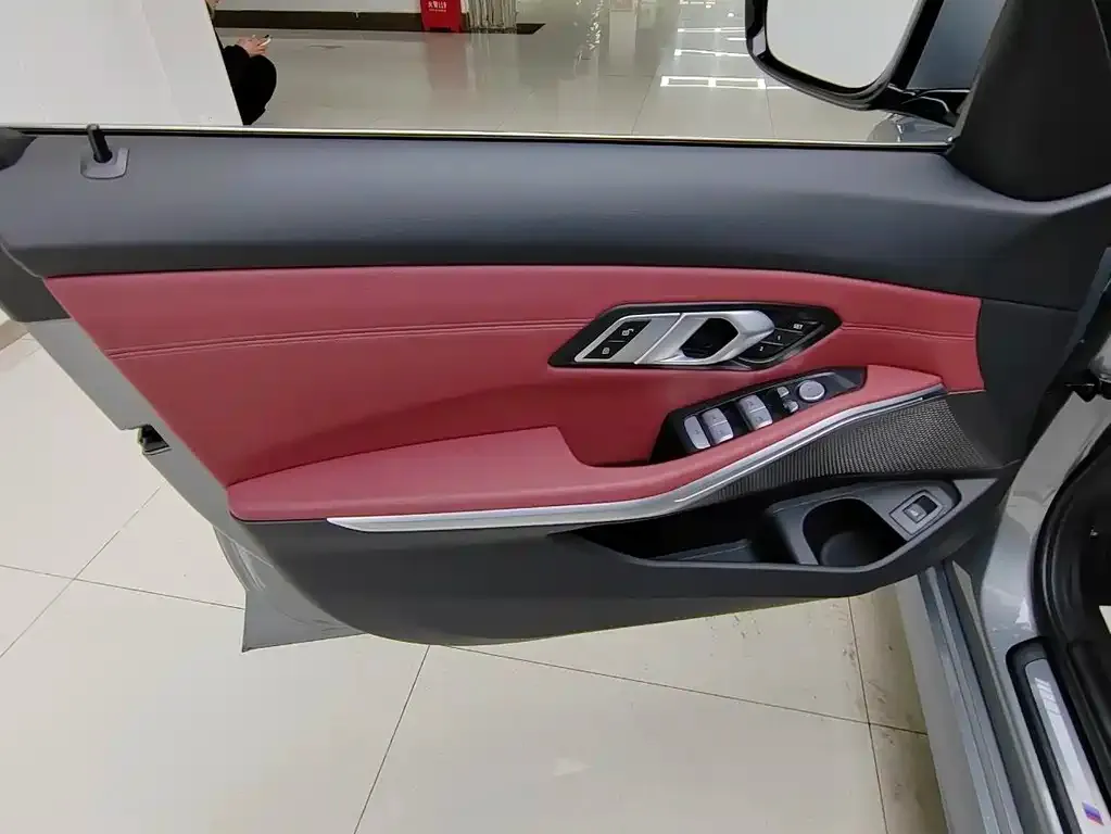 BMW 3 Series 2023 из CN, фото 5