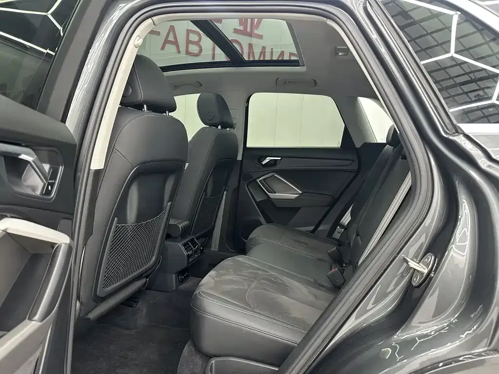 Audi Q3 2023 из CN, фото 2