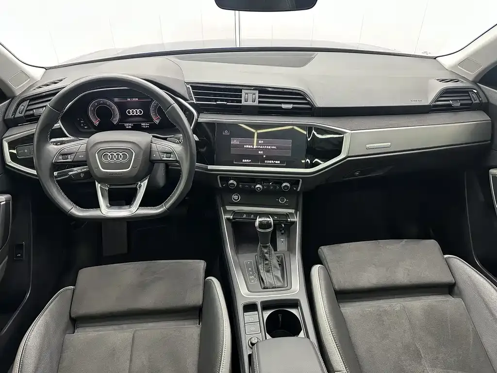 Audi Q3 2023 из CN, фото 10