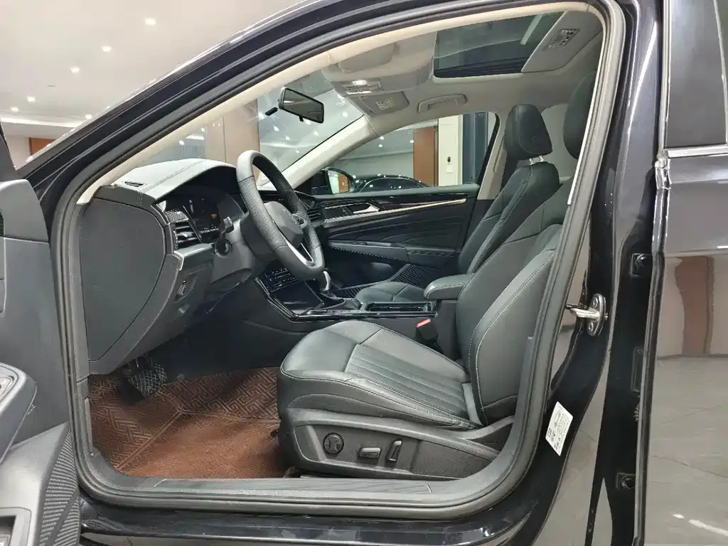 Volkswagen Passat 2021 из CN, фото 4