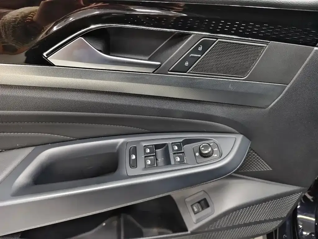Volkswagen Passat 2021 из CN, фото 8