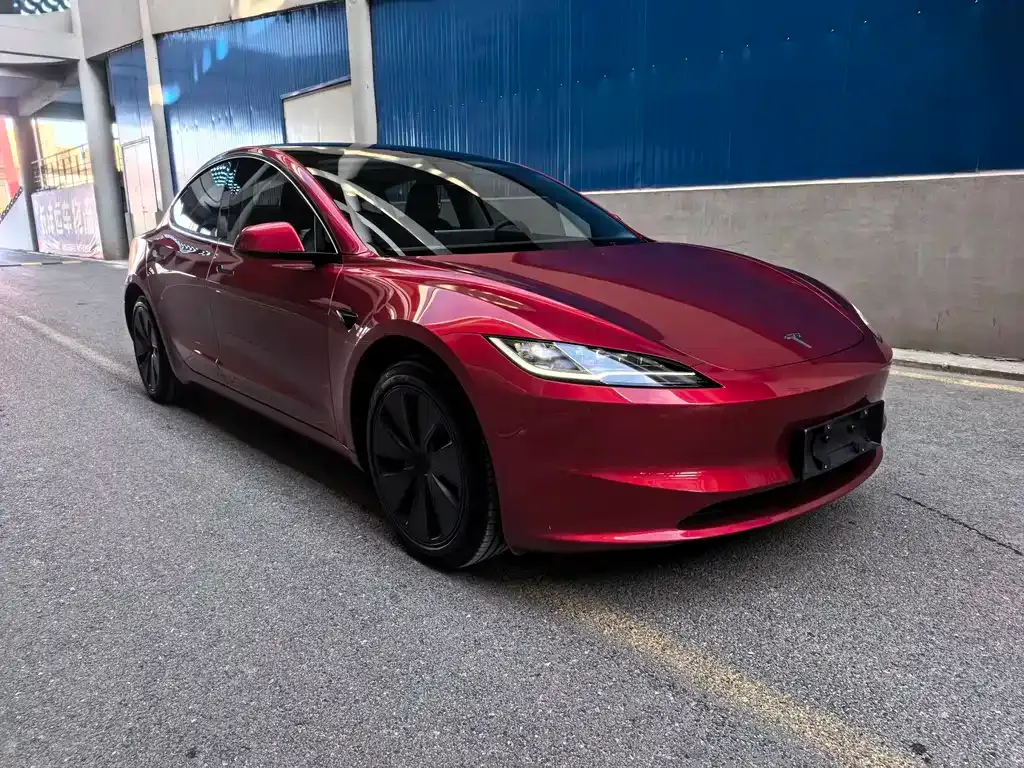 Tesla Model 3 — фото 7