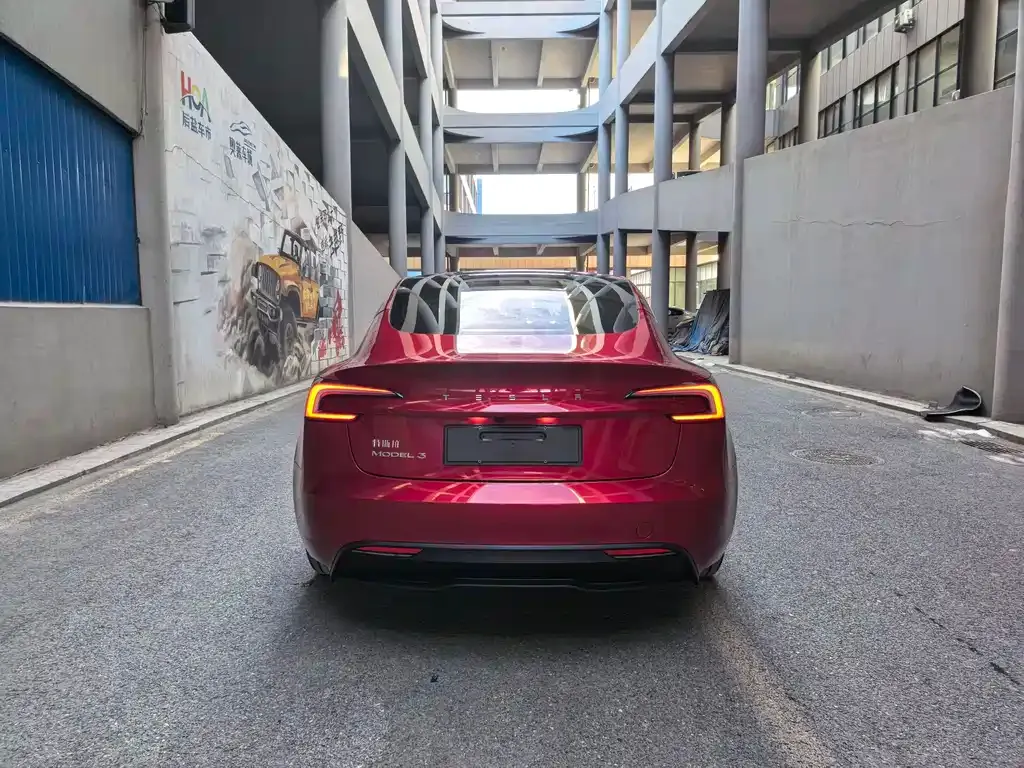 Tesla Model 3 — фото 6