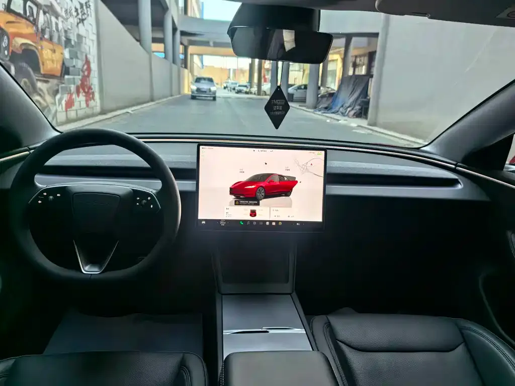 Tesla Model 3 — фото 2