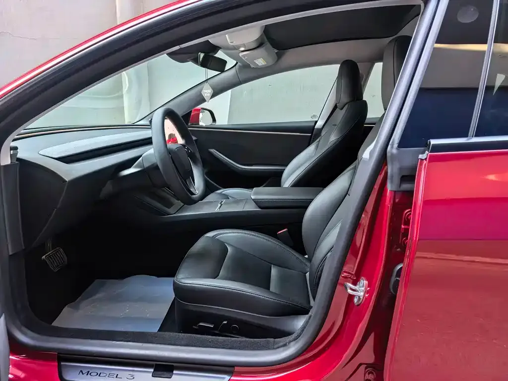 Tesla Model 3 — фото 3