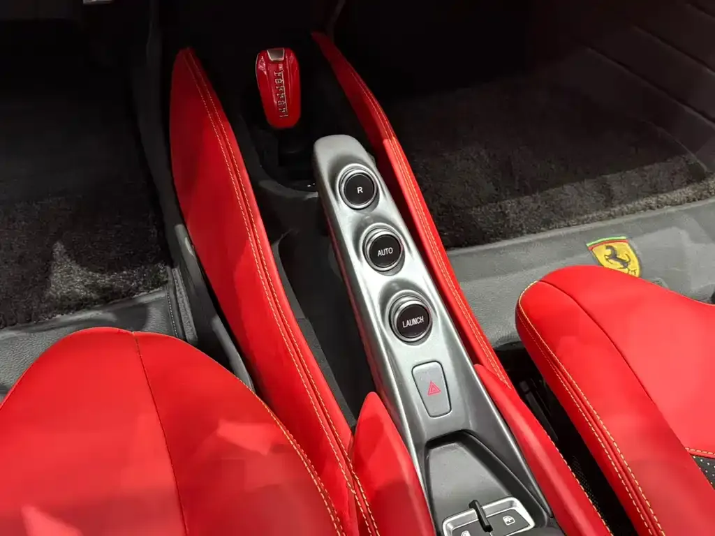 Ferrari F8 — фото 8