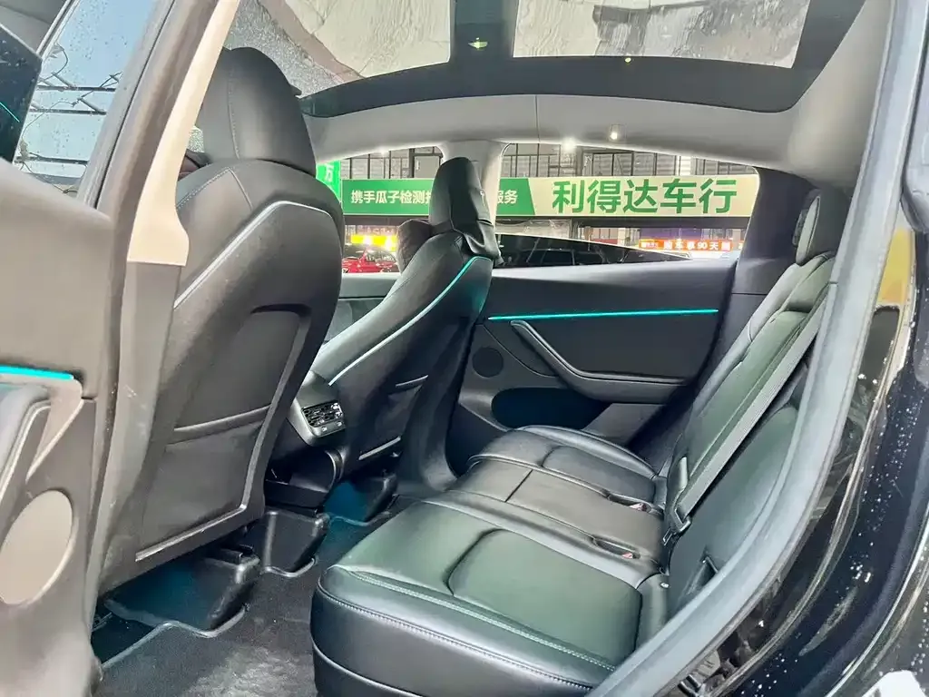 Tesla Model Y 2023 из CN, фото 5