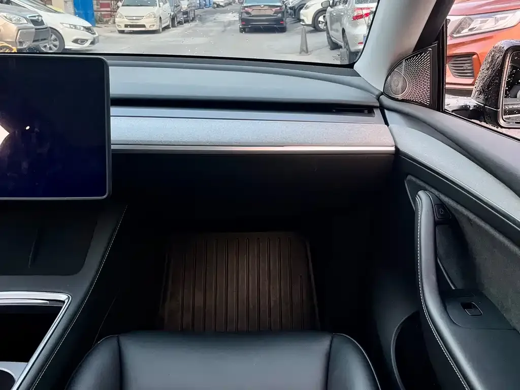 Tesla Model Y 2023 из CN, фото 3