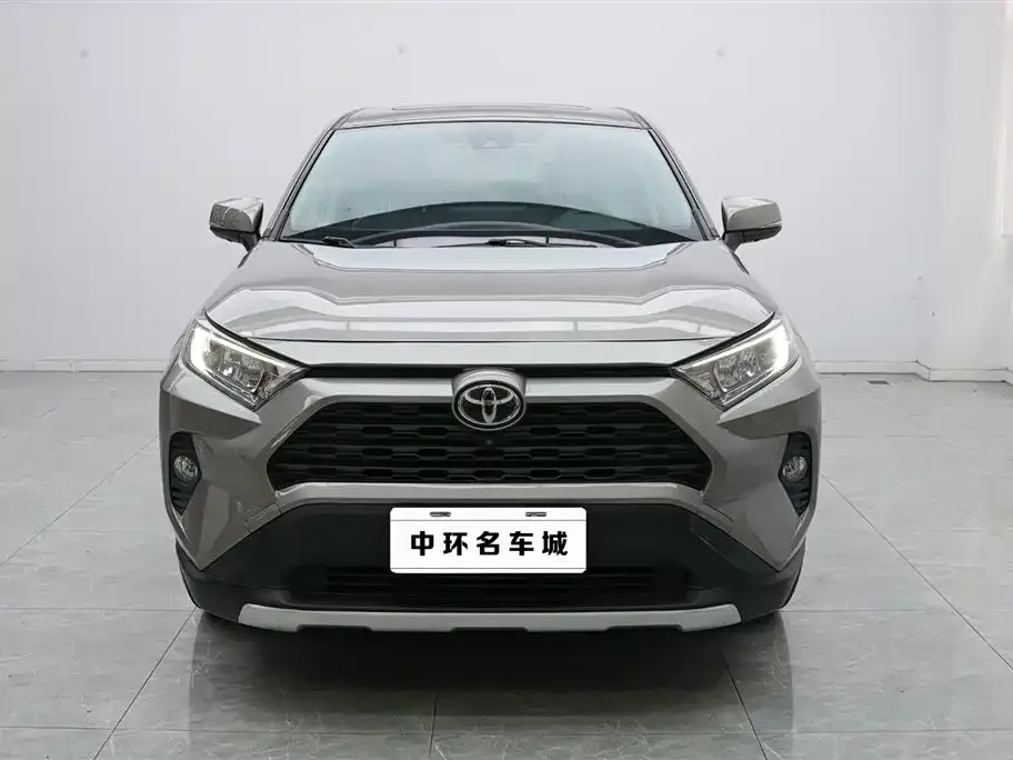 Toyota RAV4 — фото 5