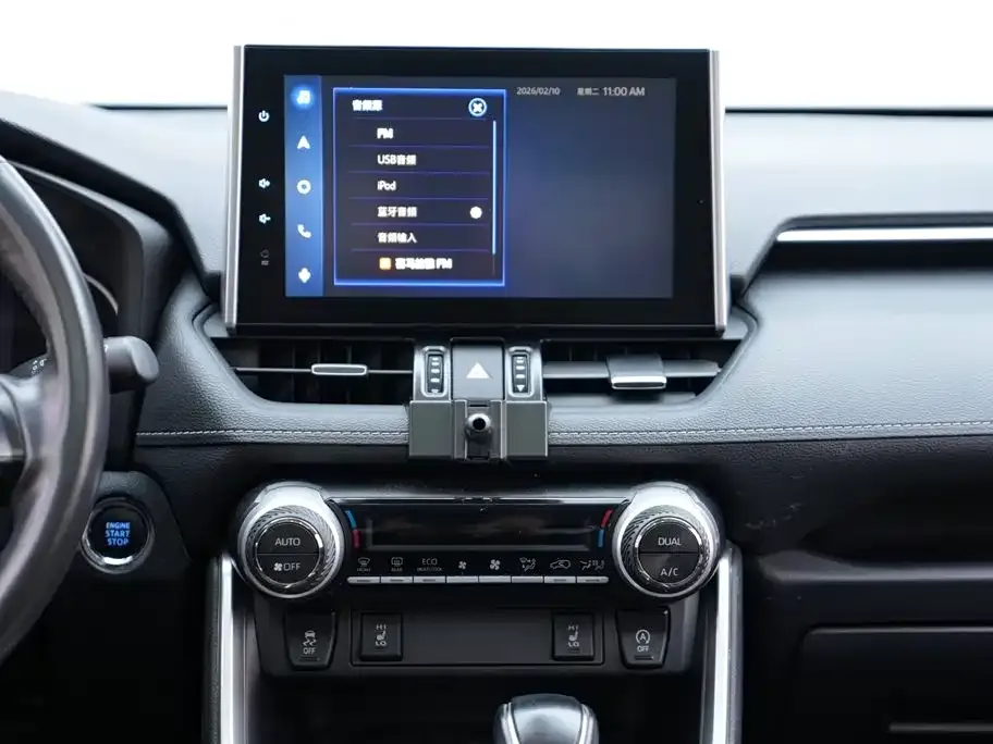 Toyota RAV4 — фото 10