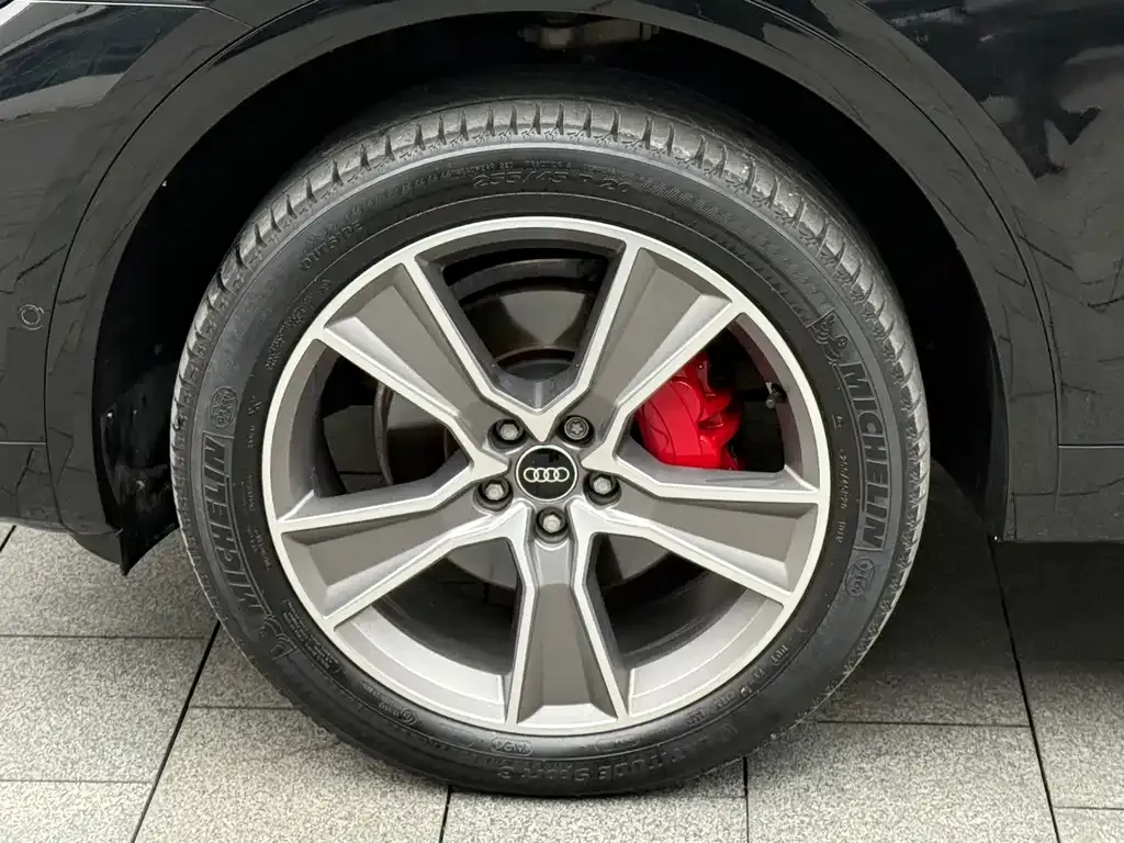 Audi Q5L Sportback 2023 из CN, фото 8