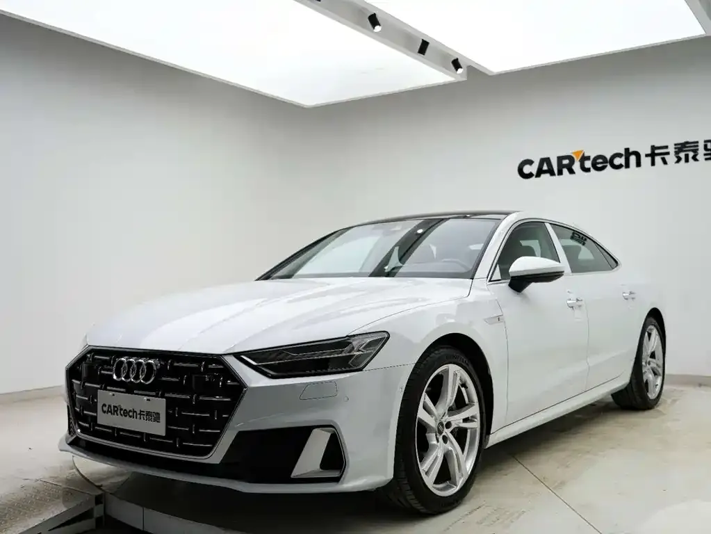 Audi A7L 2023 из CN, фото 1