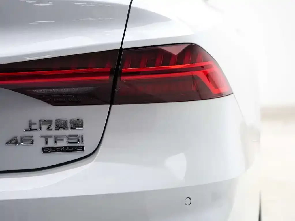 Audi A7L 2023 из CN, фото 7