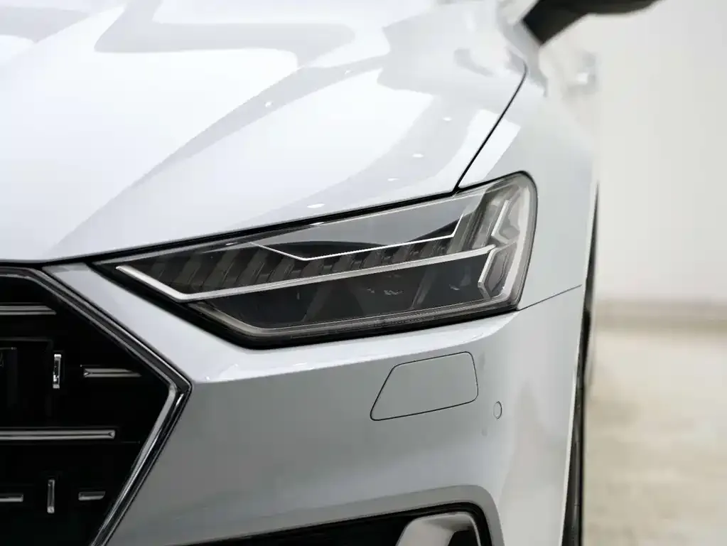 Audi A7L 2023 из CN, фото 9