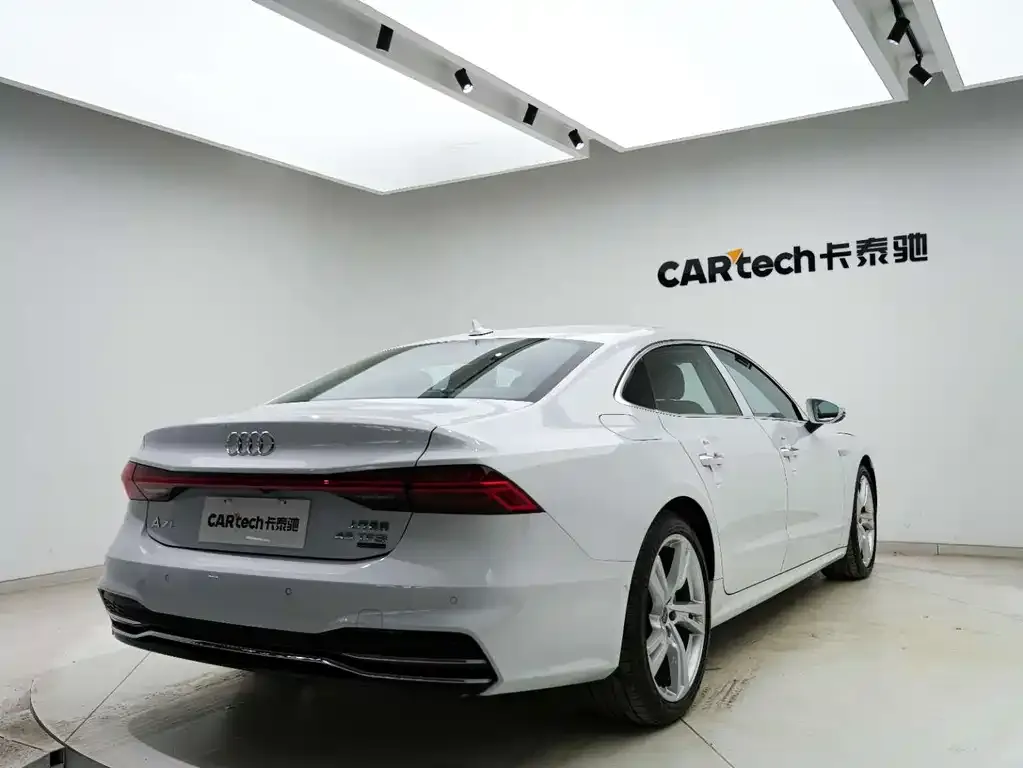 Audi A7L 2023 из CN, фото 10