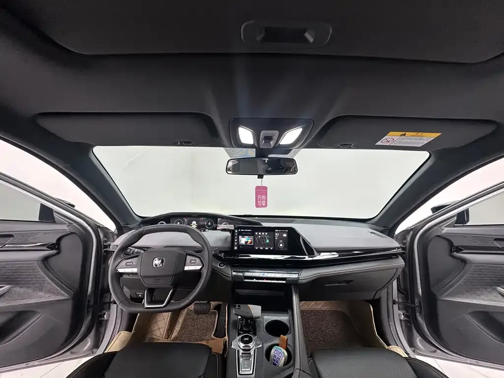 Changan UNI-V 2023 из CN, фото 2