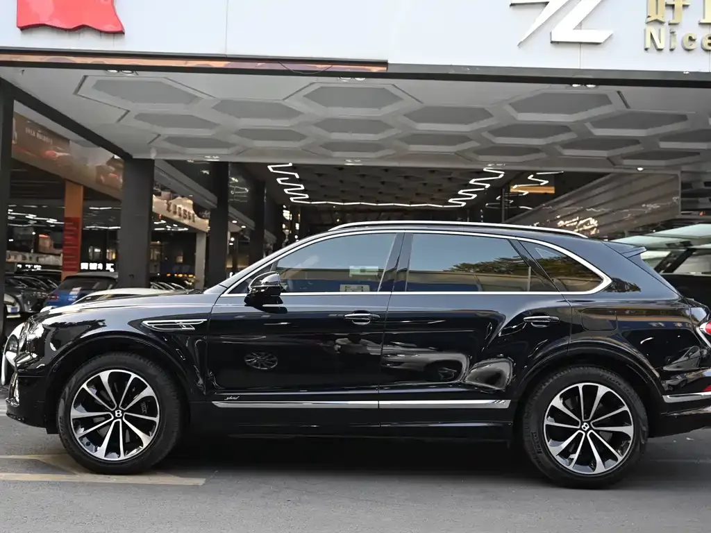 Bentley Bentayga PHEV 2021 из CN, фото 7