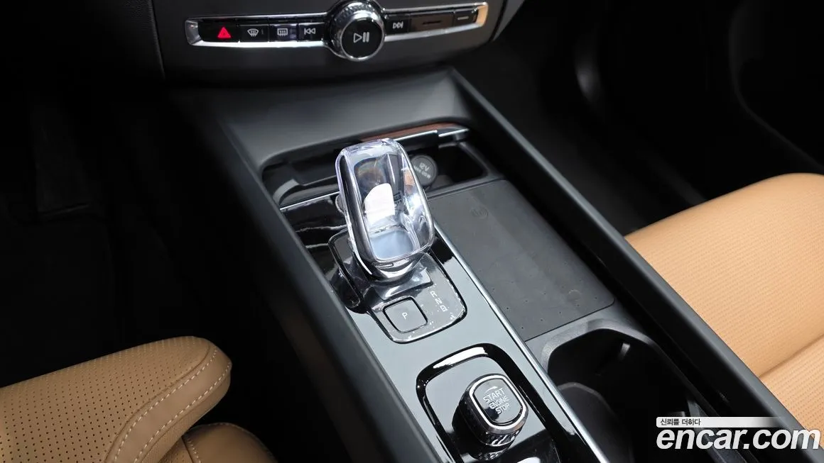 Volvo XC60 2025 из KR, фото 2