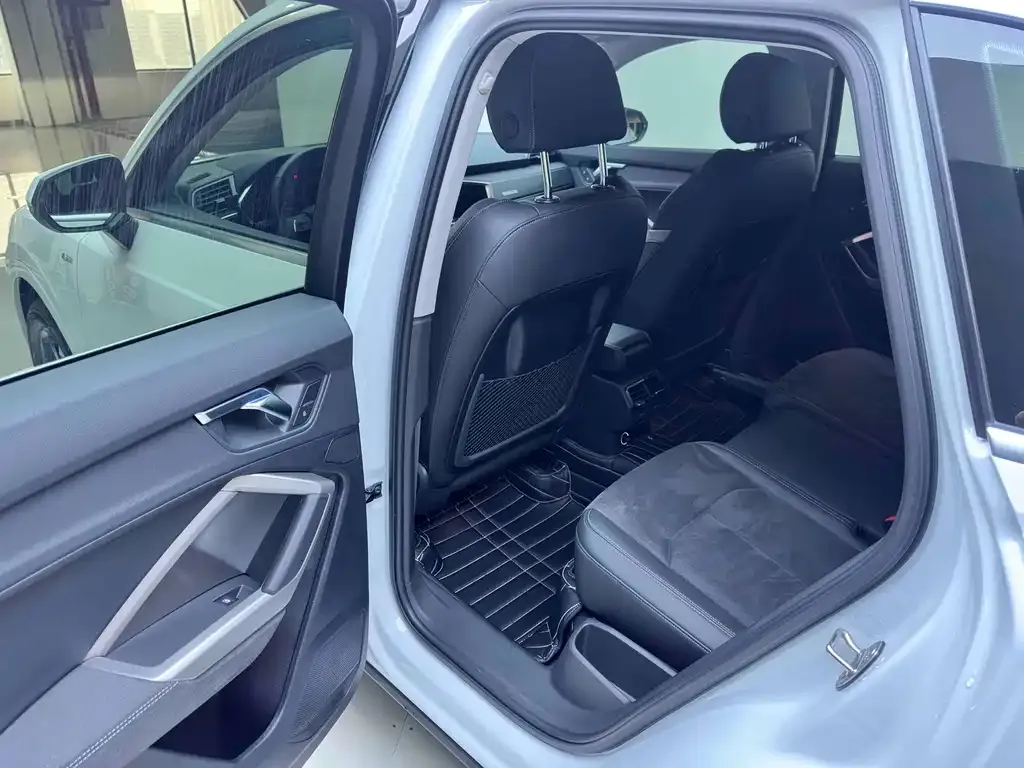 Audi Q3 2023 из CN, фото 10