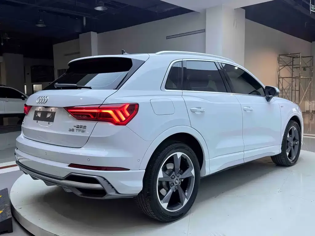 Audi Q3 2023 из CN, фото 9