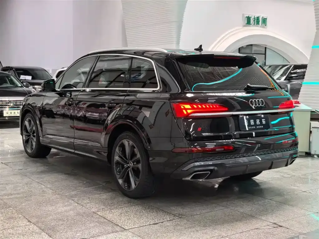 Audi Q7 2025 из CN, фото 5