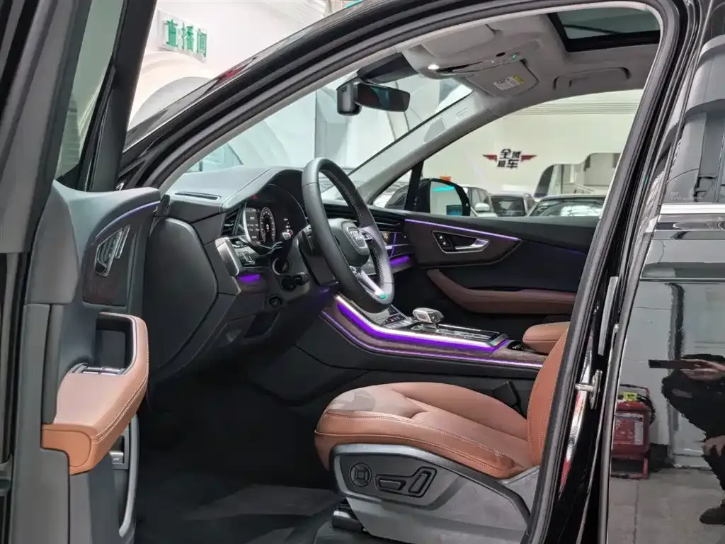 Audi Q7 2025 из CN, фото 3