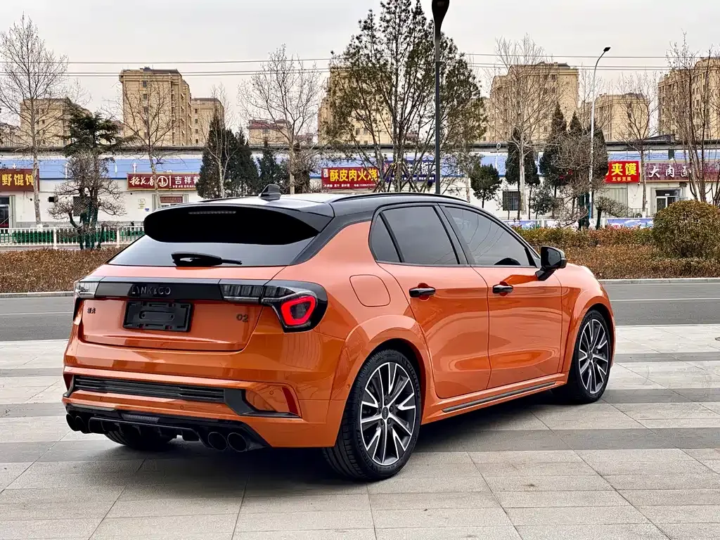 Lynk & Co 02 Hatchback — фото 10