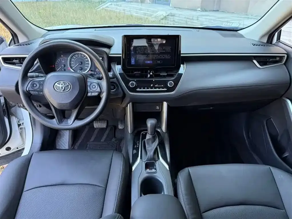 Toyota Corolla Cross — фото 7