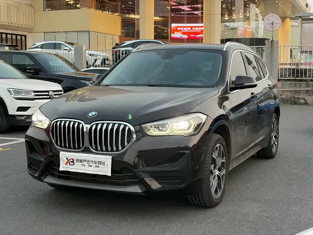 BMW X1 — фото 1
